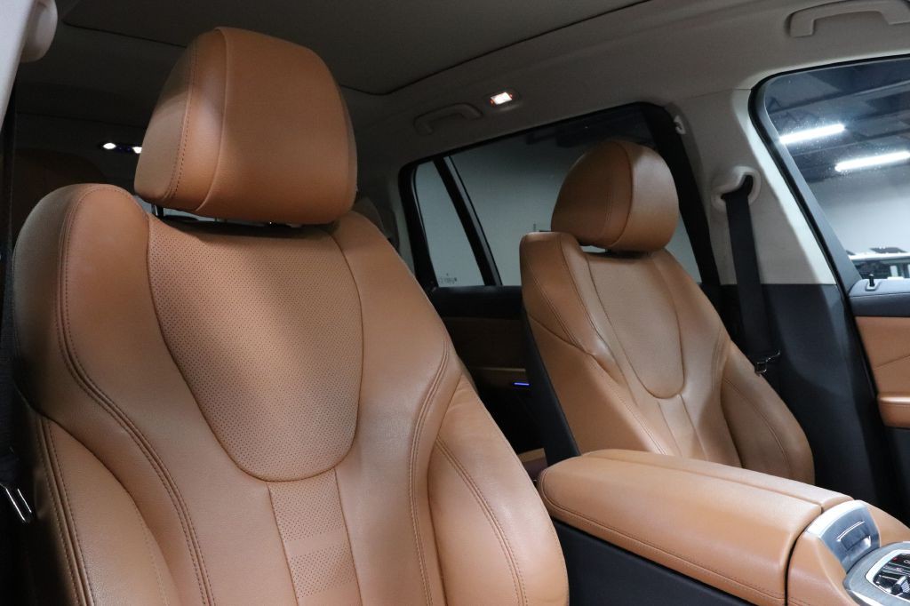 2022 BMW X7 Image 34