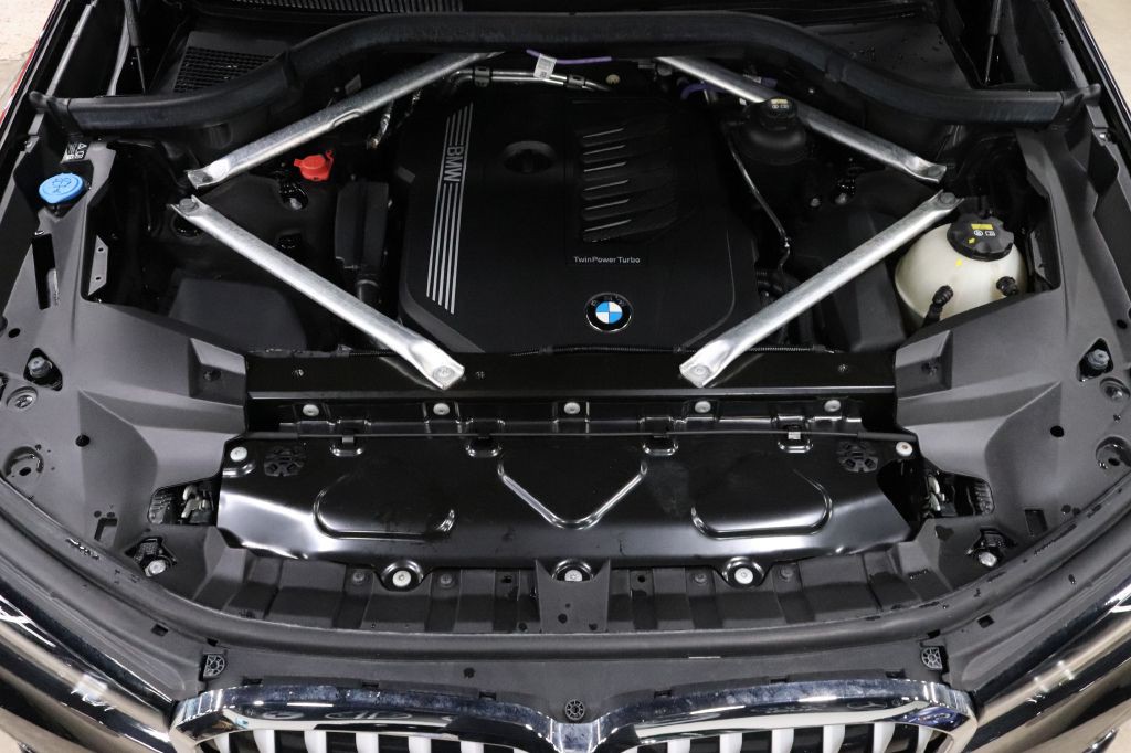 2022 BMW X7 Image 35