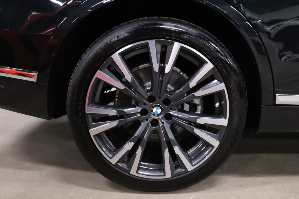 2022 BMW X7 Image 38