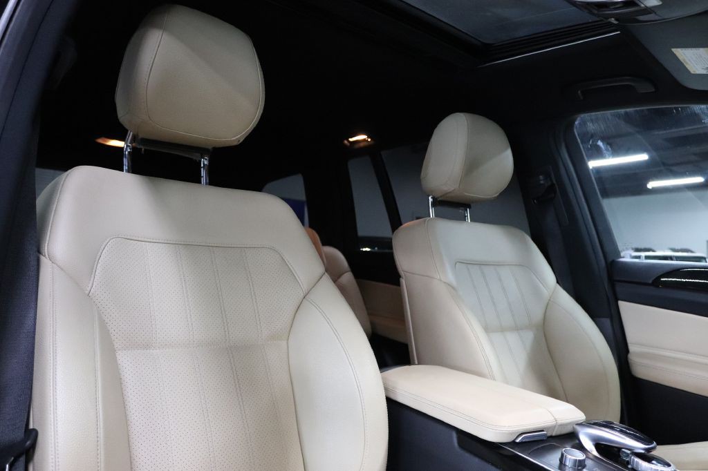 2017 Mercedes-Benz GLS-Class Image 25