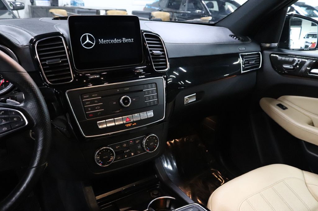 2017 Mercedes-Benz GLS-Class Image 31