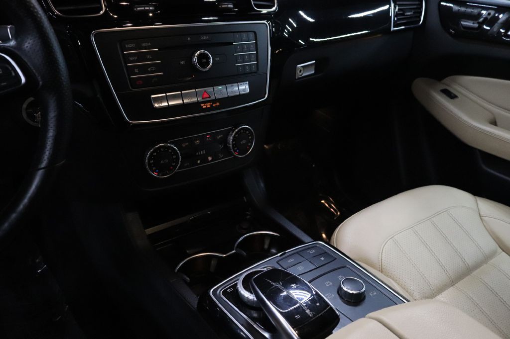 2017 Mercedes-Benz GLS-Class Image 32