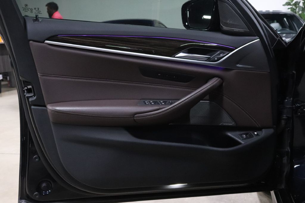 2021 BMW 5 Series Image 10
