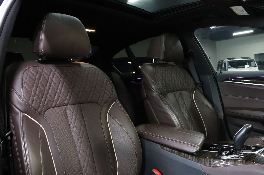 2021 BMW 5 Series Image 24