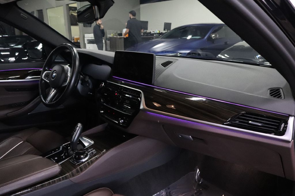 2021 BMW 5 Series Image 25