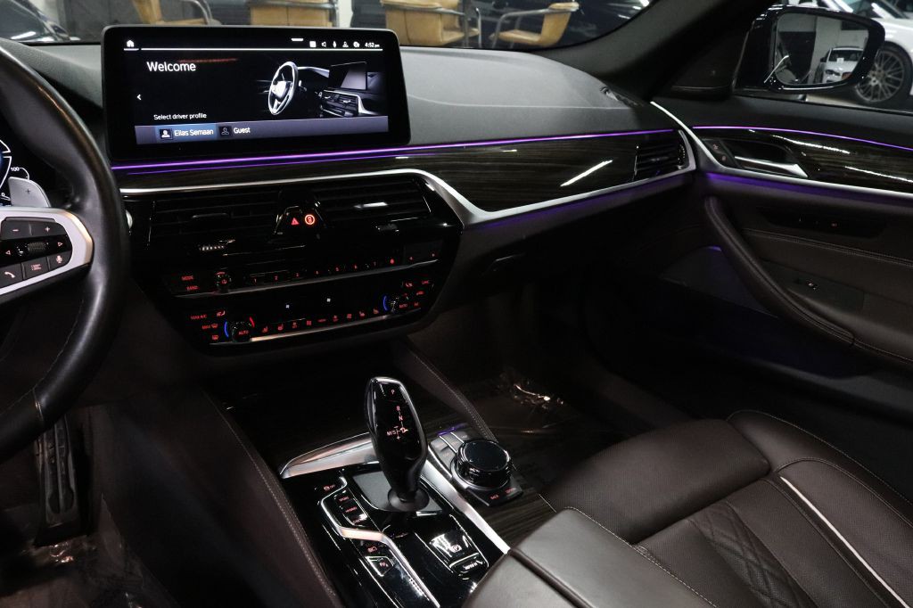 2021 BMW 5 Series Image 30