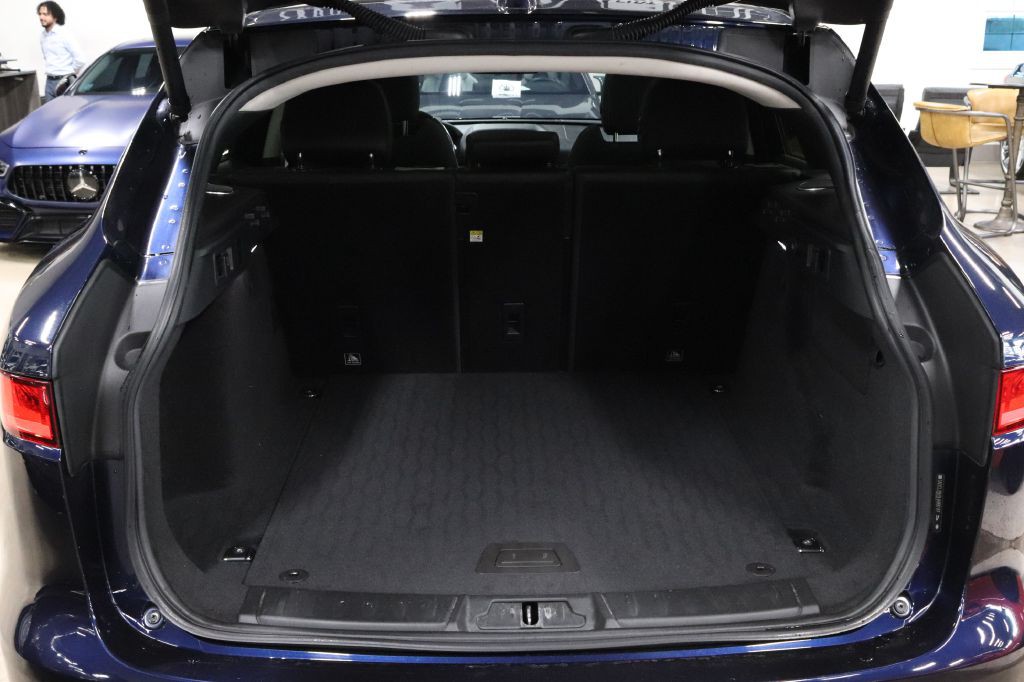 2017 Jaguar F-PACE Image 5