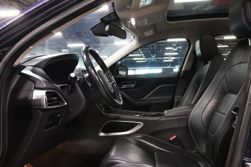 2017 Jaguar F-PACE Image 11