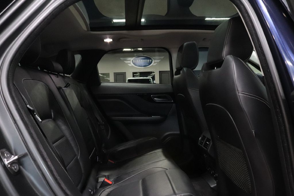 2017 Jaguar F-PACE Image 17