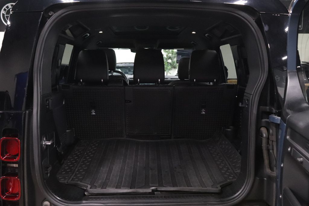 2021 Land Rover Defender Image 4