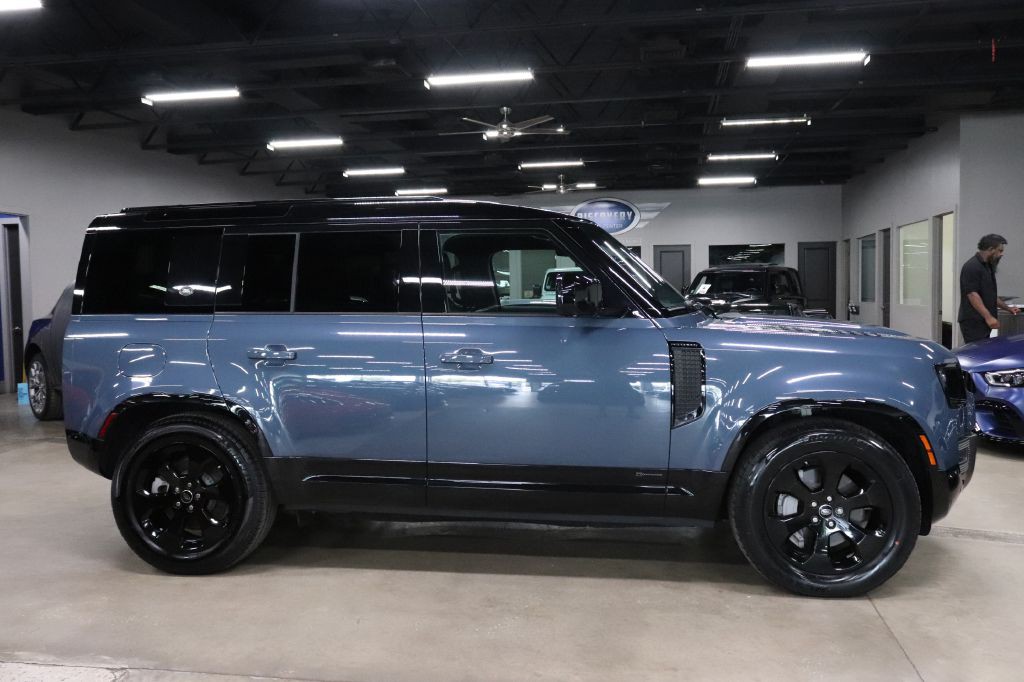 2021 Land Rover Defender Image 6