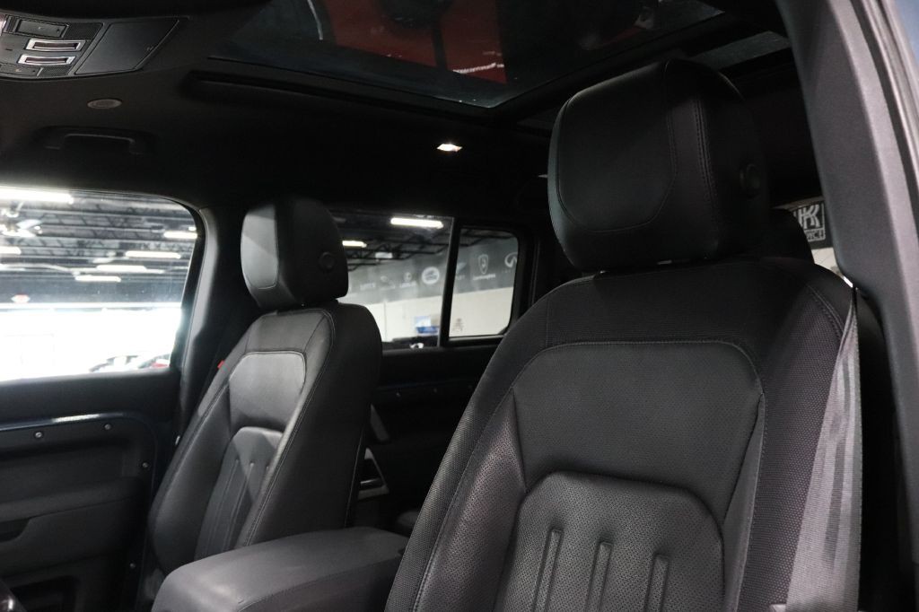 2021 Land Rover Defender Image 11