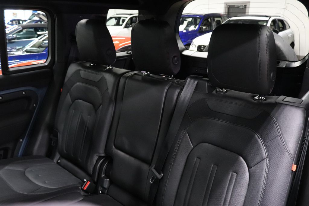 2021 Land Rover Defender Image 15
