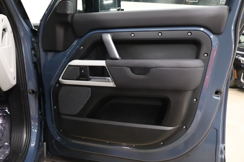 2021 Land Rover Defender Image 21