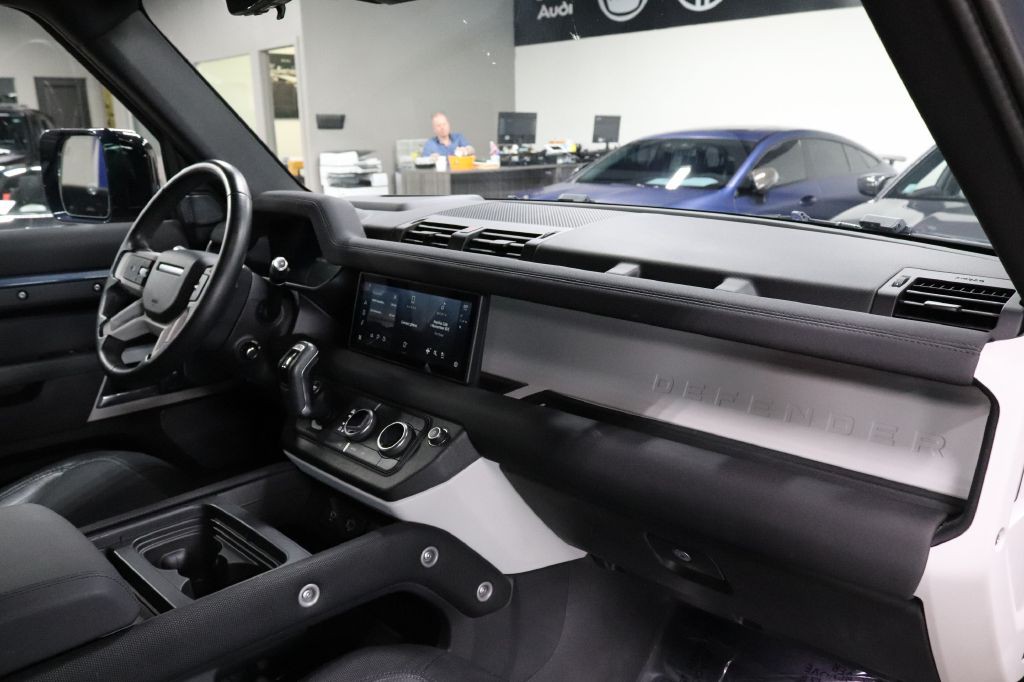 2021 Land Rover Defender Image 24