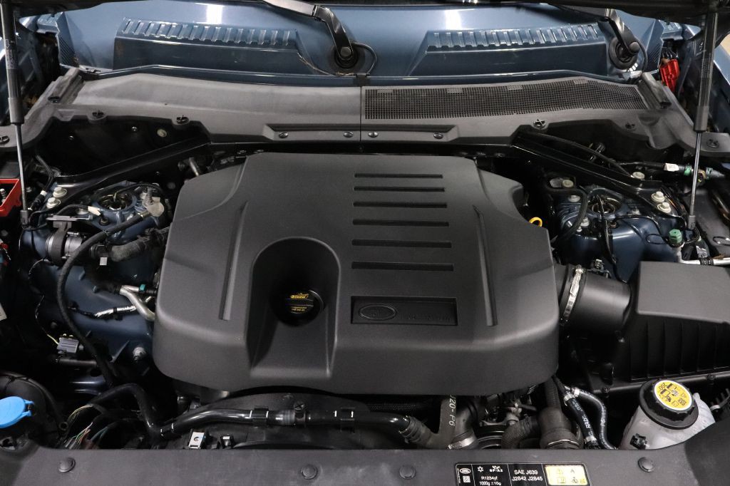 2021 Land Rover Defender Image 25