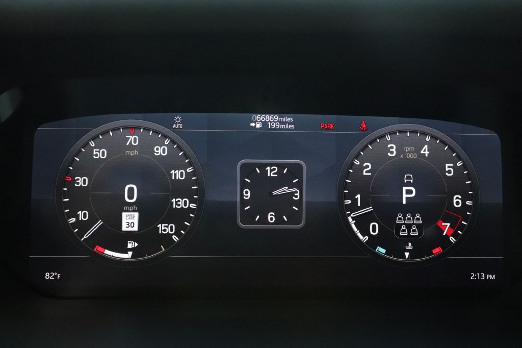 2021 Land Rover Defender Image 34