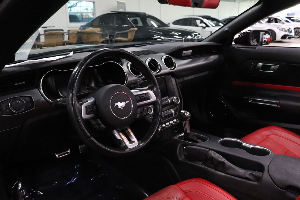 2019 Ford Mustang Image 18
