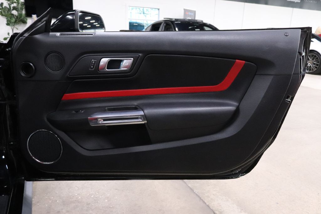 2019 Ford Mustang Image 29