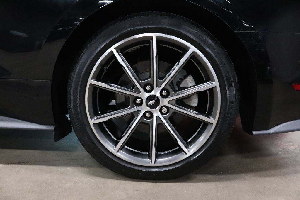 2019 Ford Mustang Image 35