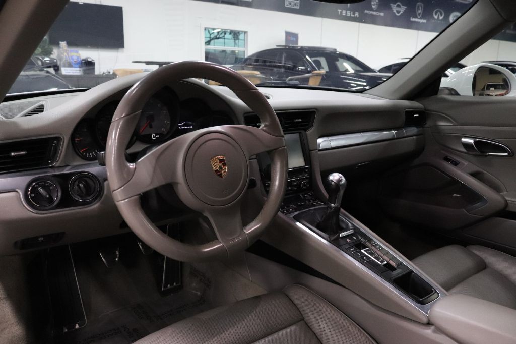 2013 Porsche 911 Image 10