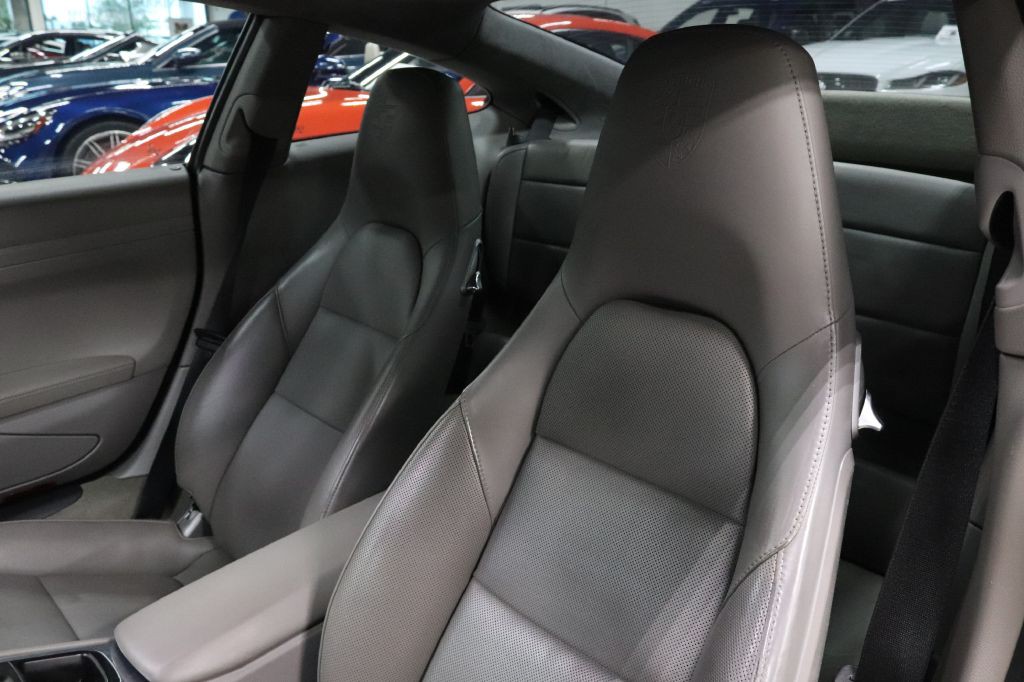 2013 Porsche 911 Image 11