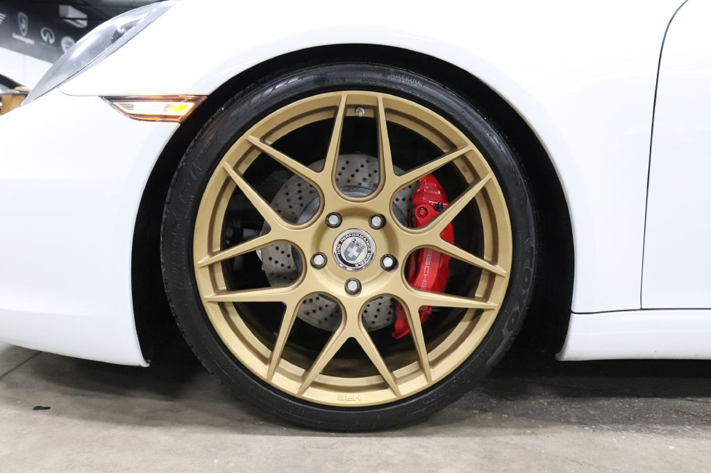 2013 Porsche 911 Image 25