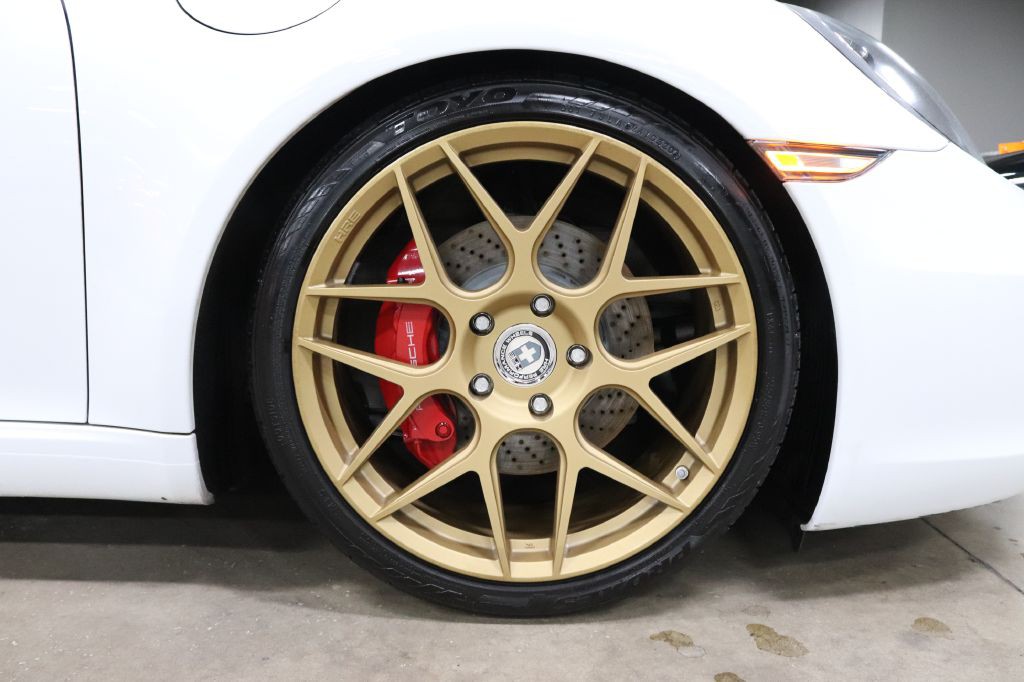 2013 Porsche 911 Image 28