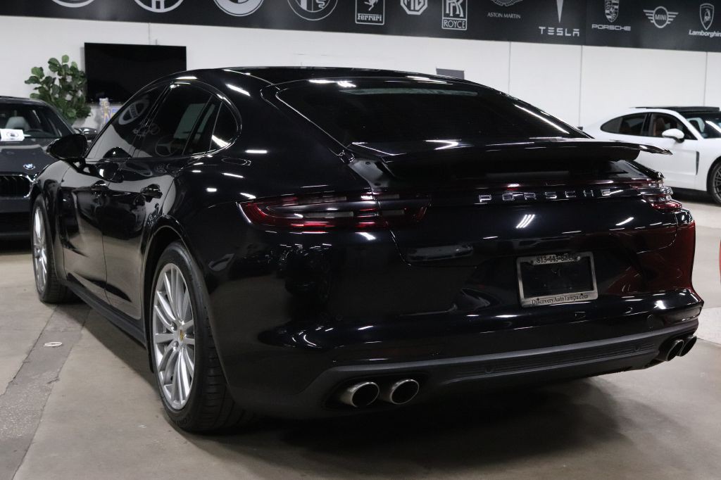 2017 Porsche Panamera Image 3