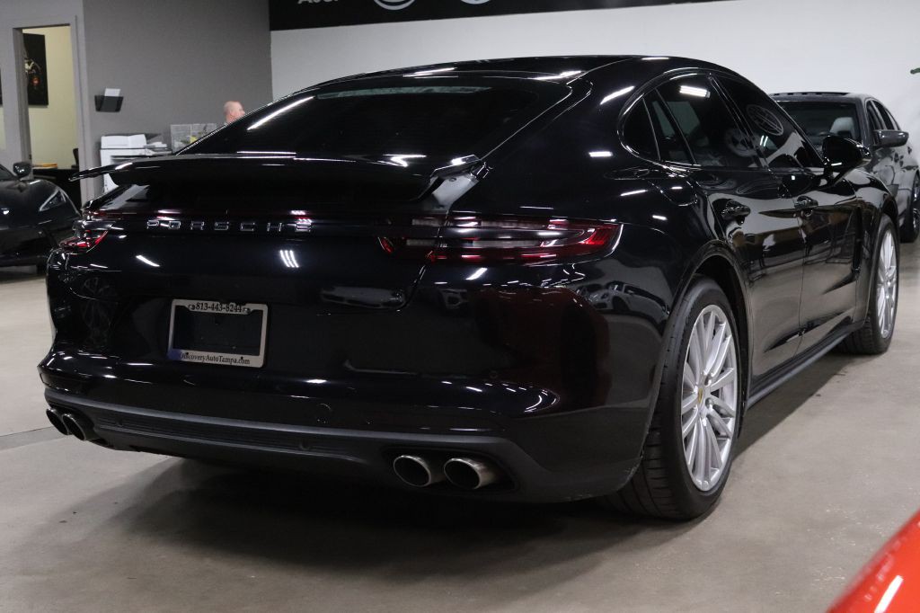 2017 Porsche Panamera Image 5