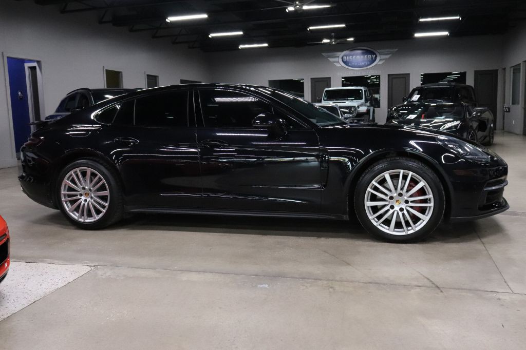 2017 Porsche Panamera Image 6