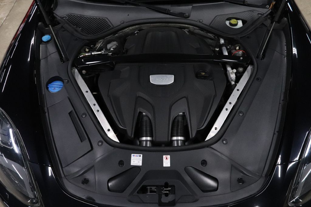 2017 Porsche Panamera Image 31