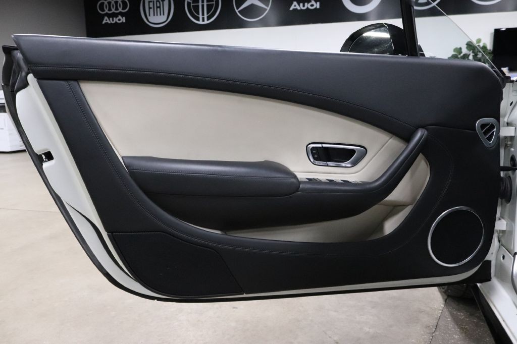 2016 Bentley Continental Image 9