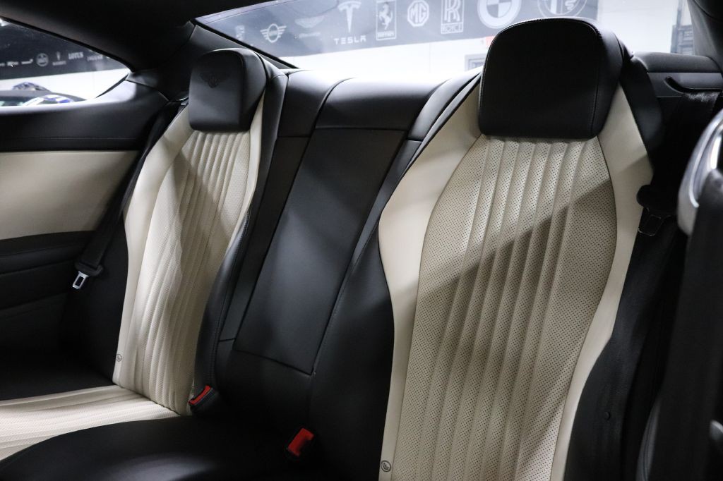 2016 Bentley Continental Image 21