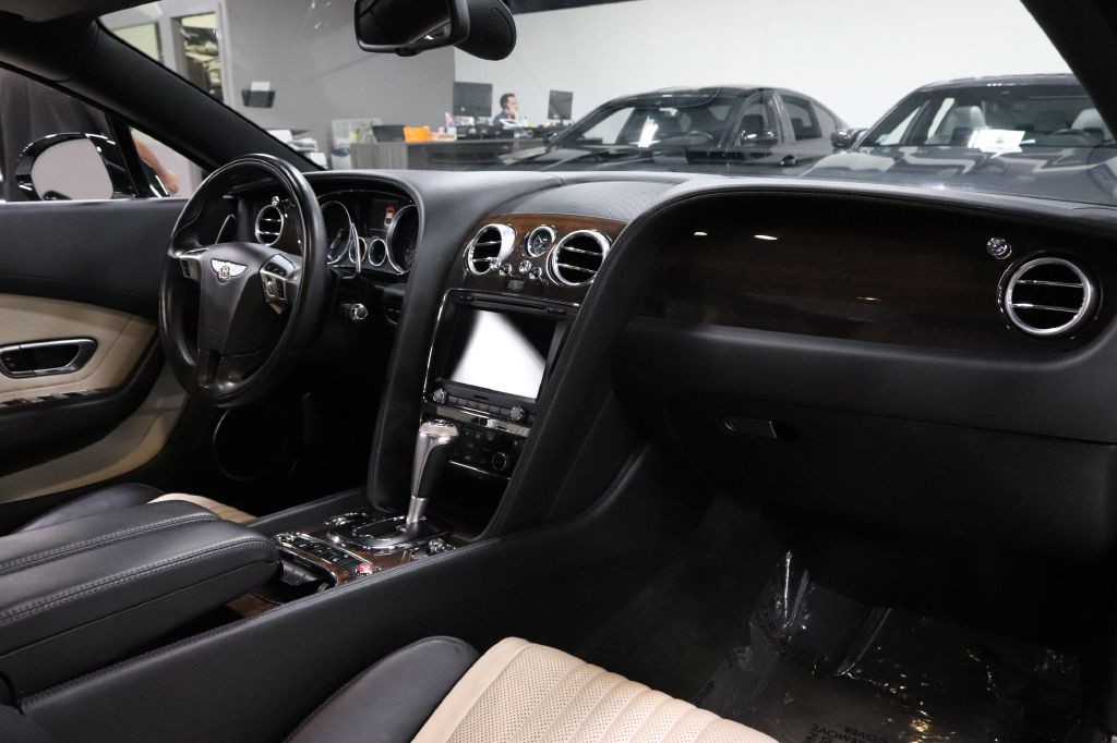 2016 Bentley Continental Image 25