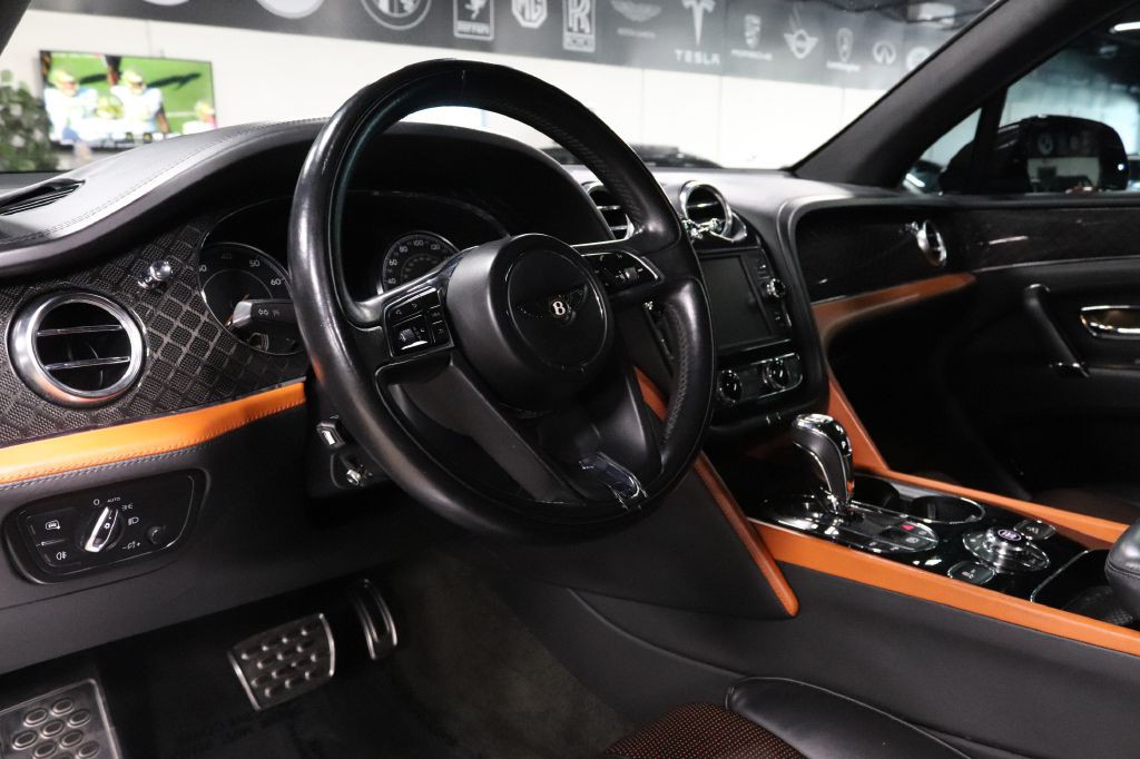 2020 Bentley Bentayga Image 10