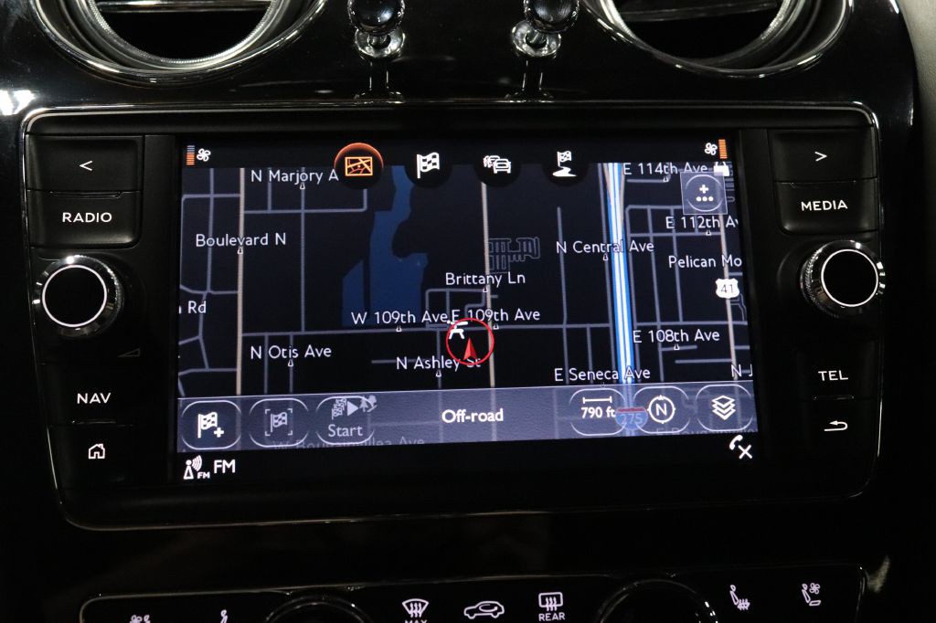 2020 Bentley Bentayga Image 15