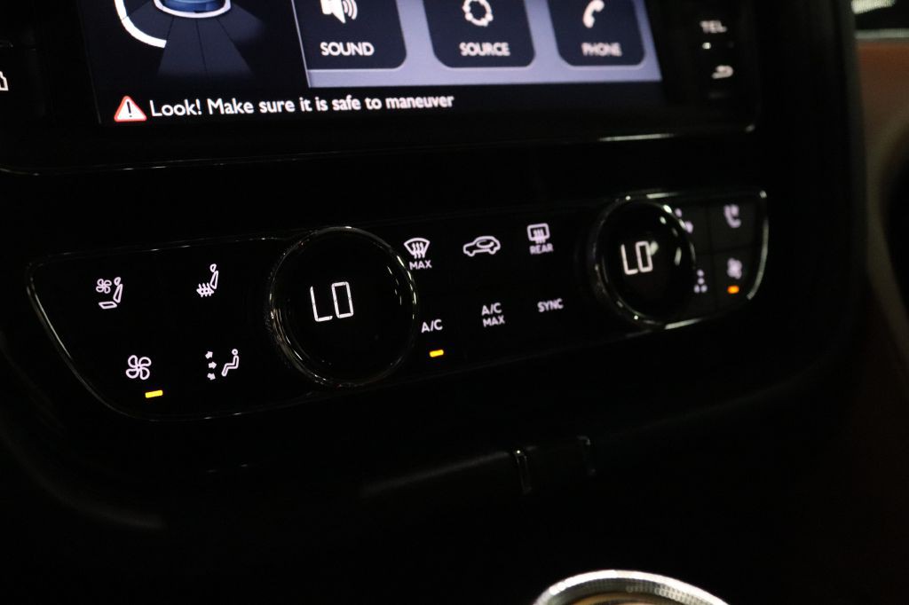 2020 Bentley Bentayga Image 16