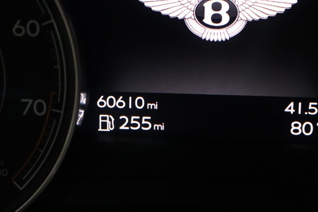 2020 Bentley Bentayga Image 18