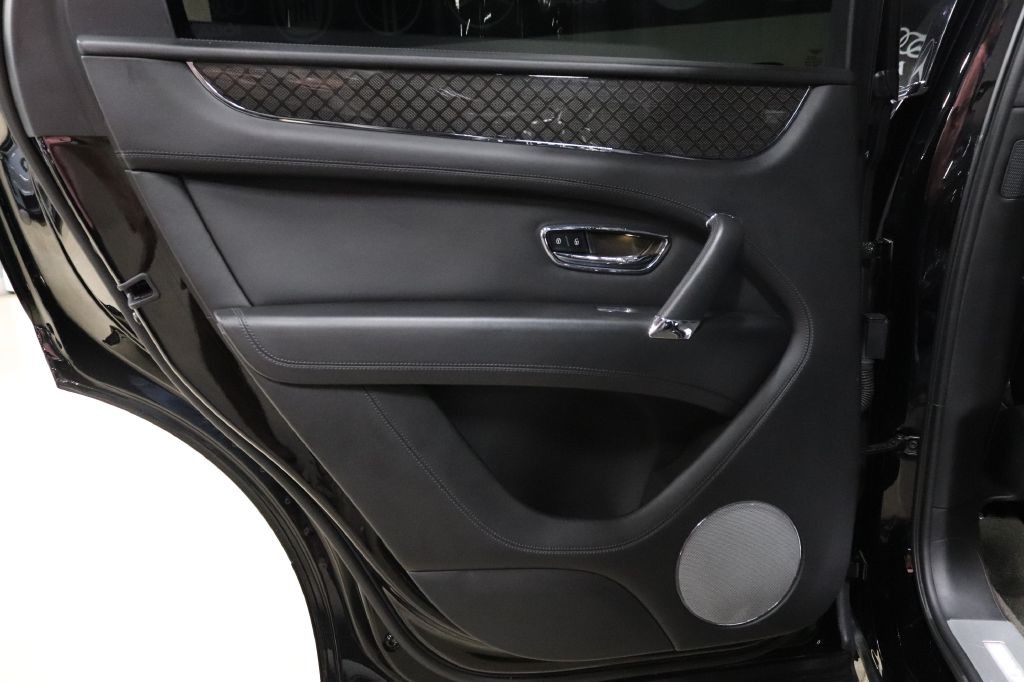 2020 Bentley Bentayga Image 19