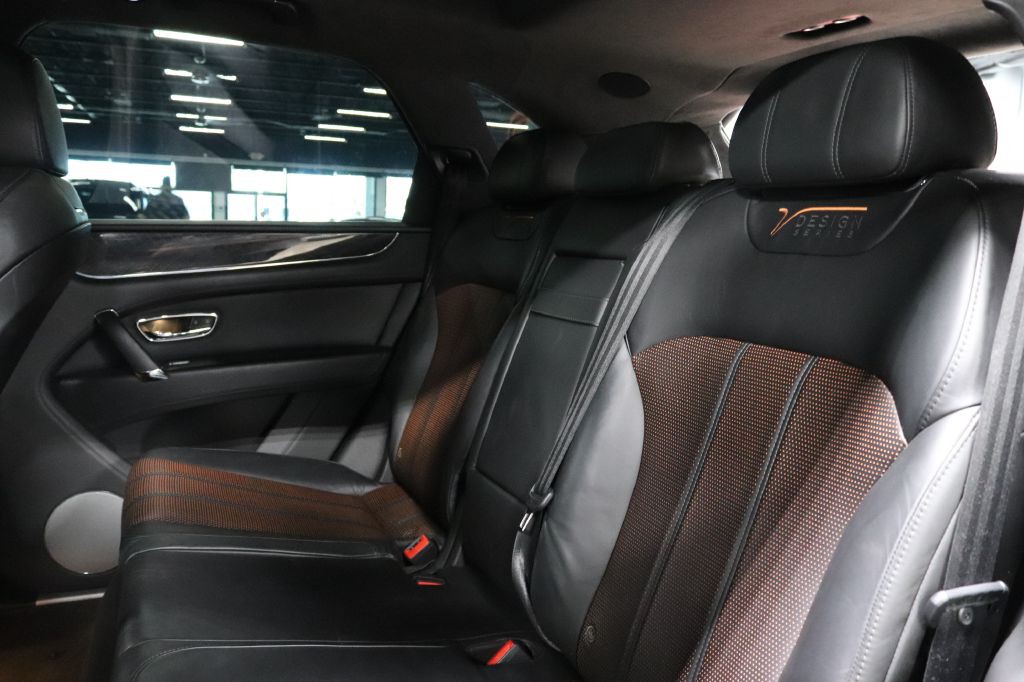 2020 Bentley Bentayga Image 21