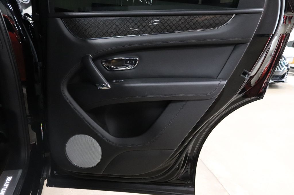 2020 Bentley Bentayga Image 24