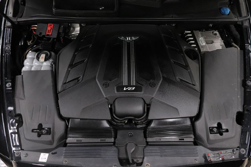 2020 Bentley Bentayga Image 30