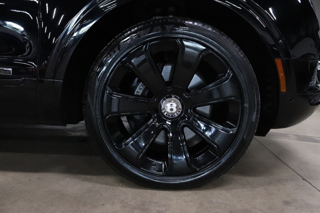 2020 Bentley Bentayga Image 34