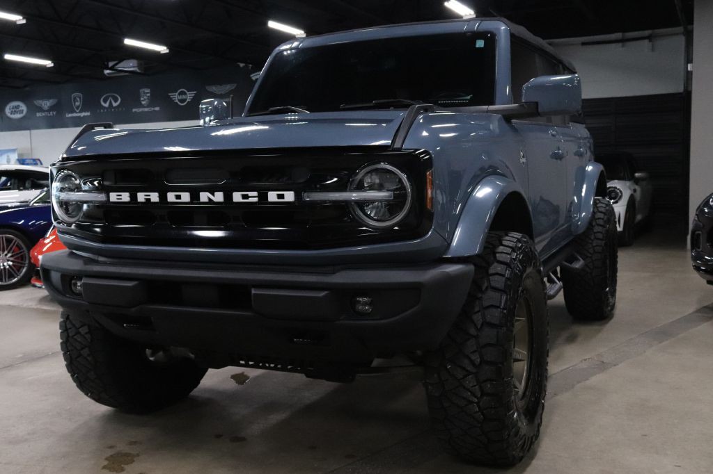 2023 Ford Bronco Image 1