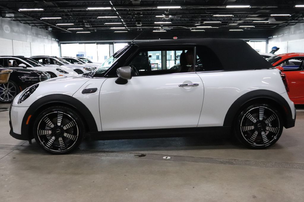 2024 MINI Cooper Image 2