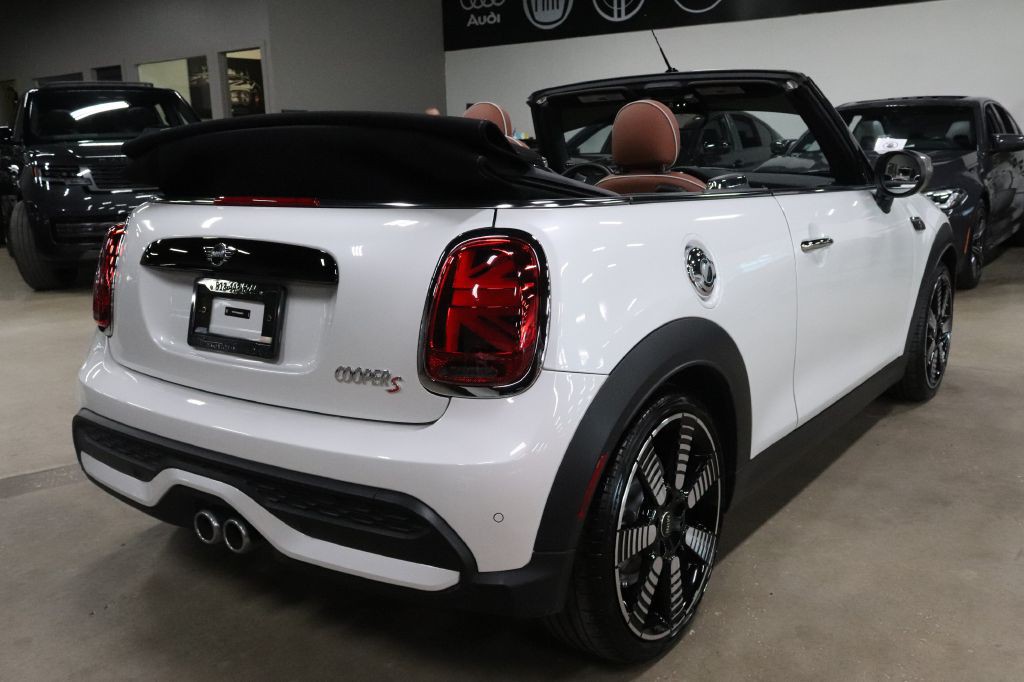 2024 MINI Cooper Image 13