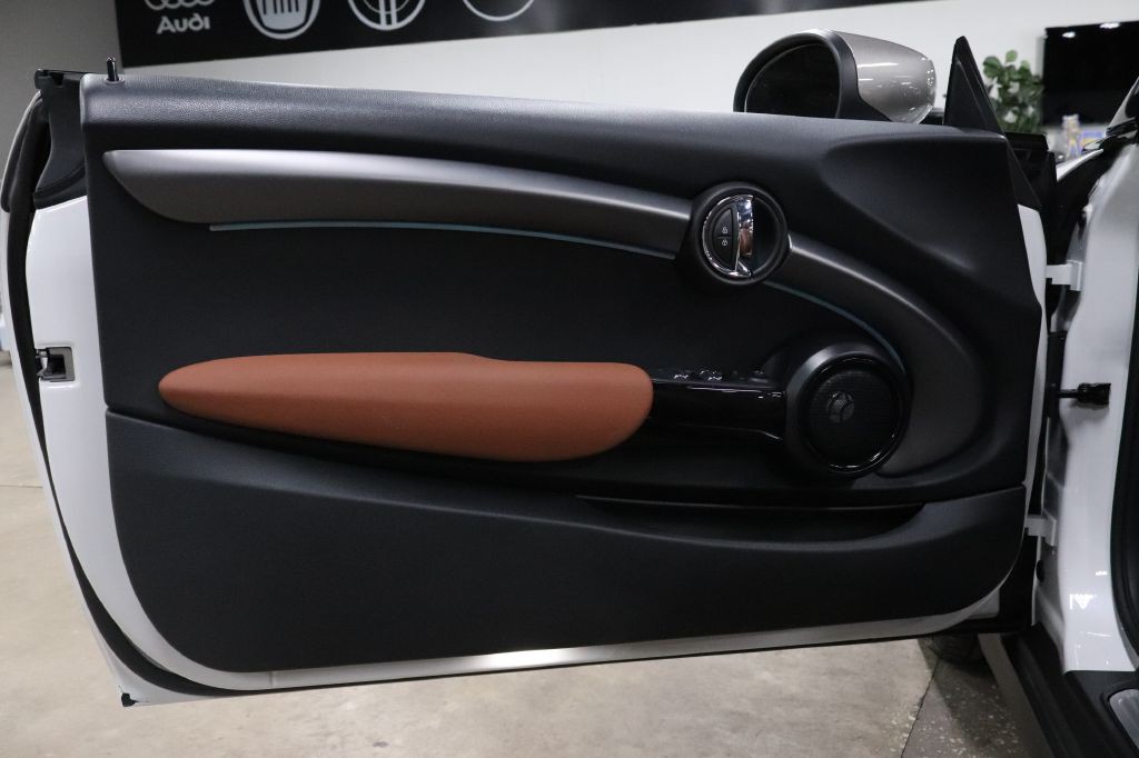 2024 MINI Cooper Image 17