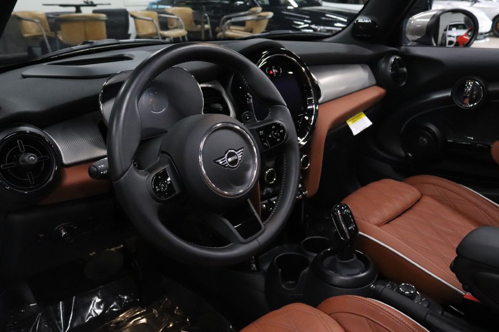 2024 MINI Cooper Image 18