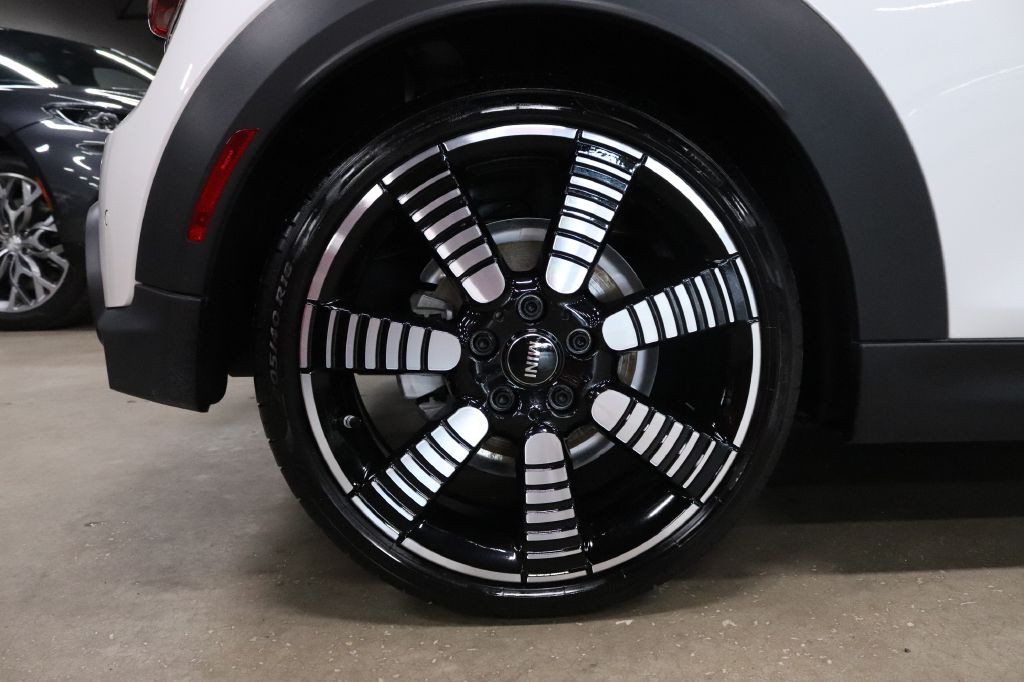 2024 MINI Cooper Image 39